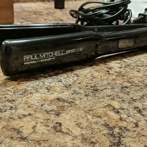 Paul Mitchell pro tools straightener